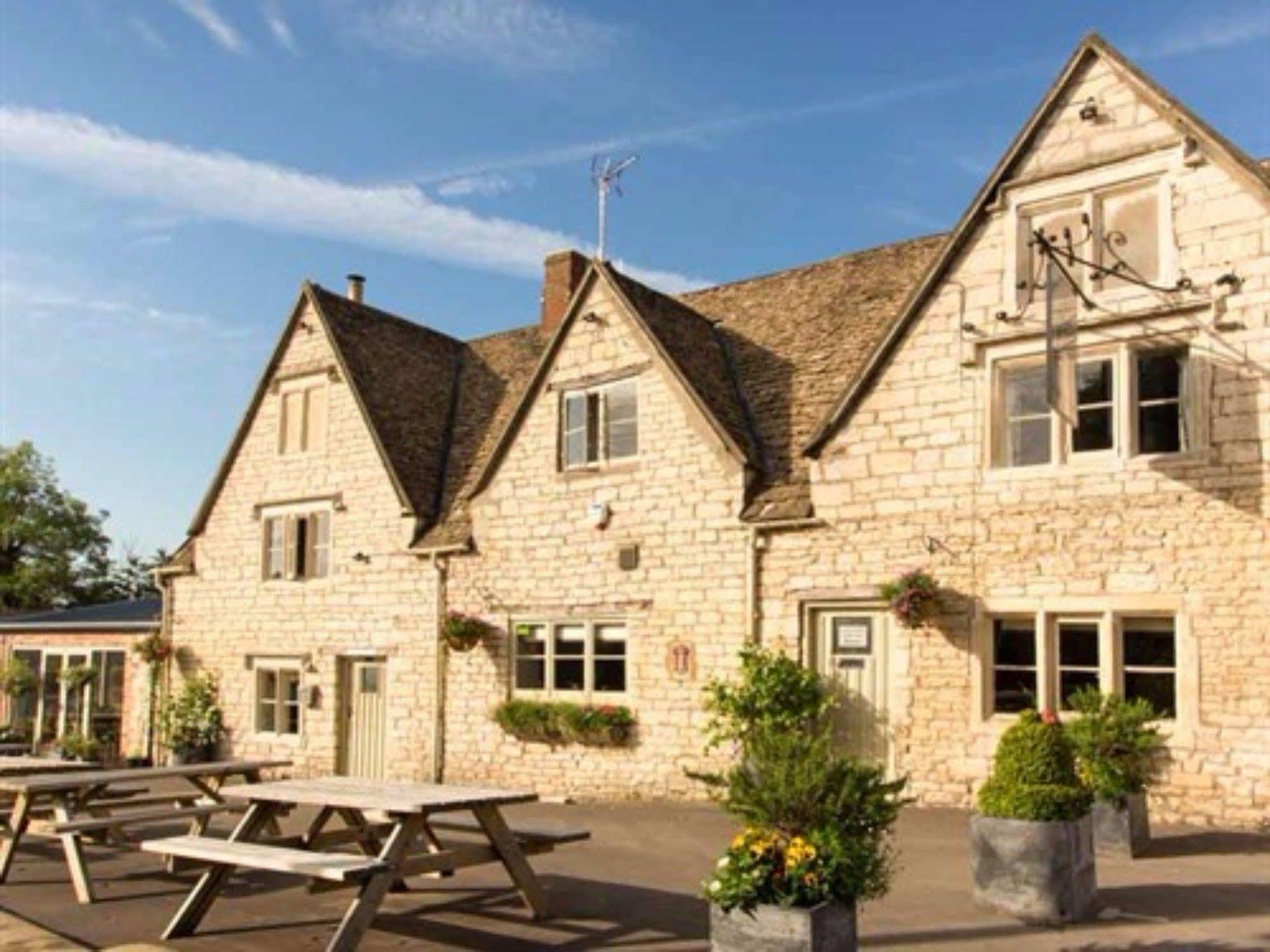The Bell Inn Stroud  Exterior photo